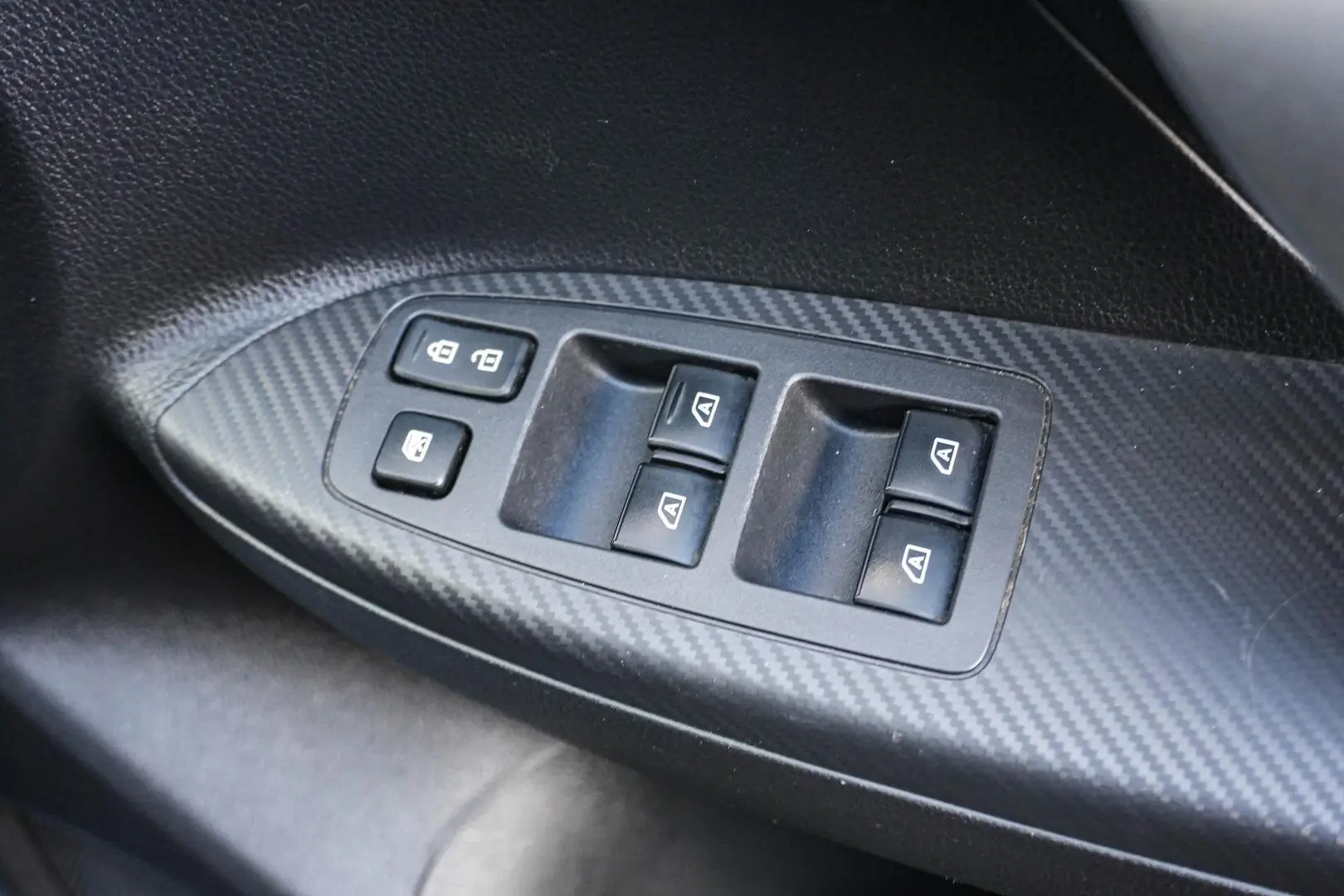 2019 Mitsubishi Eclipse Cross Gallery Image 16
