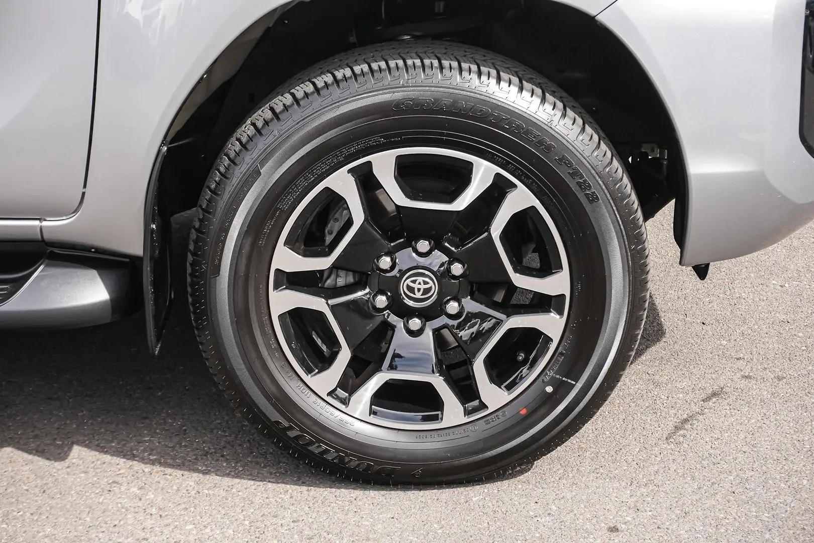 2022 Toyota Hilux Gallery Image 12