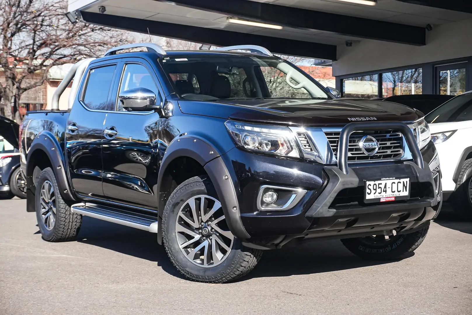2019 Nissan Navara Gallery Image 2