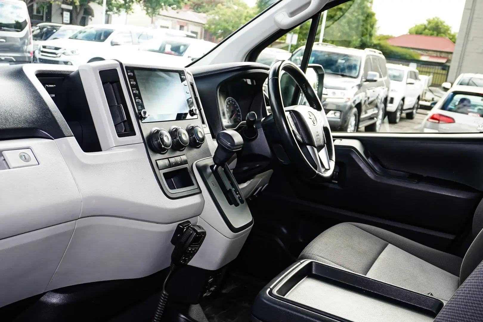 2022 Toyota Hiace Gallery Image 9