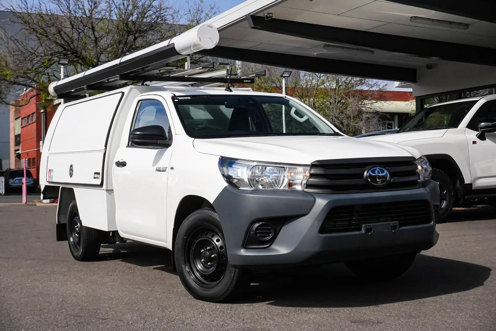 2019 Toyota Hilux Gallery Image 1