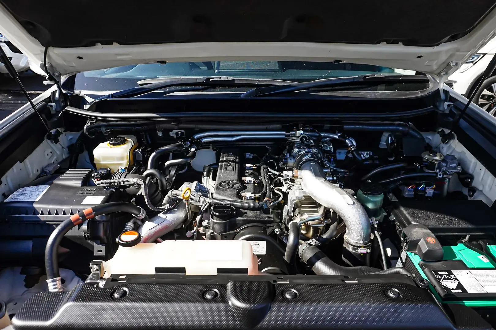 2015 Toyota Landcruiser Prado Gallery Image 23