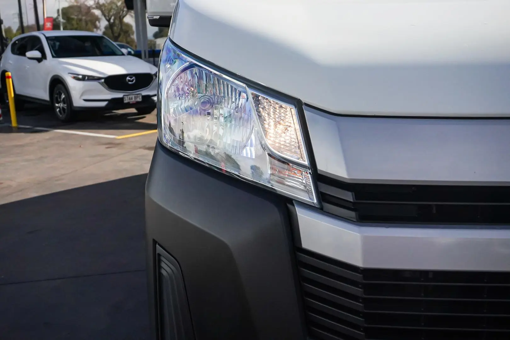 2020 Toyota Hiace Gallery Image 11