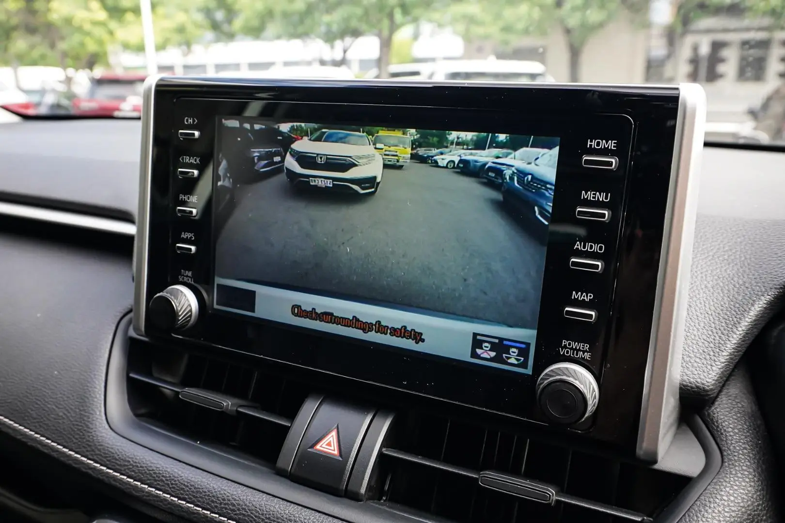 2022 Toyota RAV4 Gallery Image 24