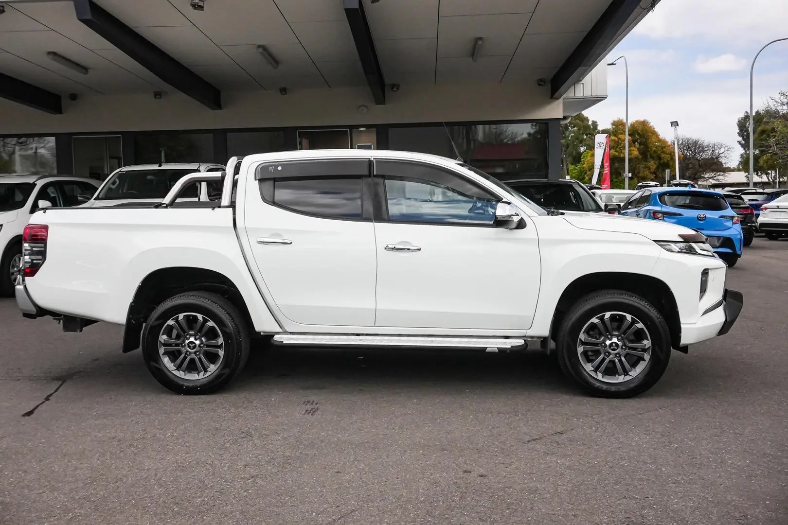 2018 Mitsubishi Triton Gallery Image 4