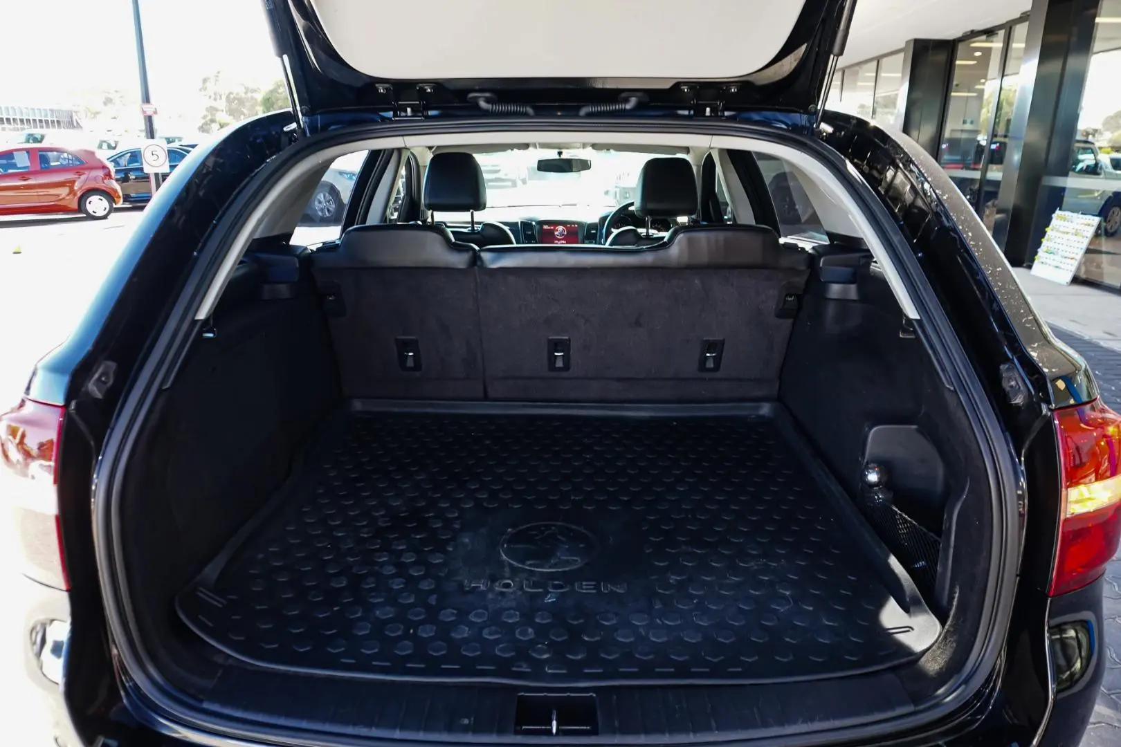 2016 Holden Commodore Gallery Image 10