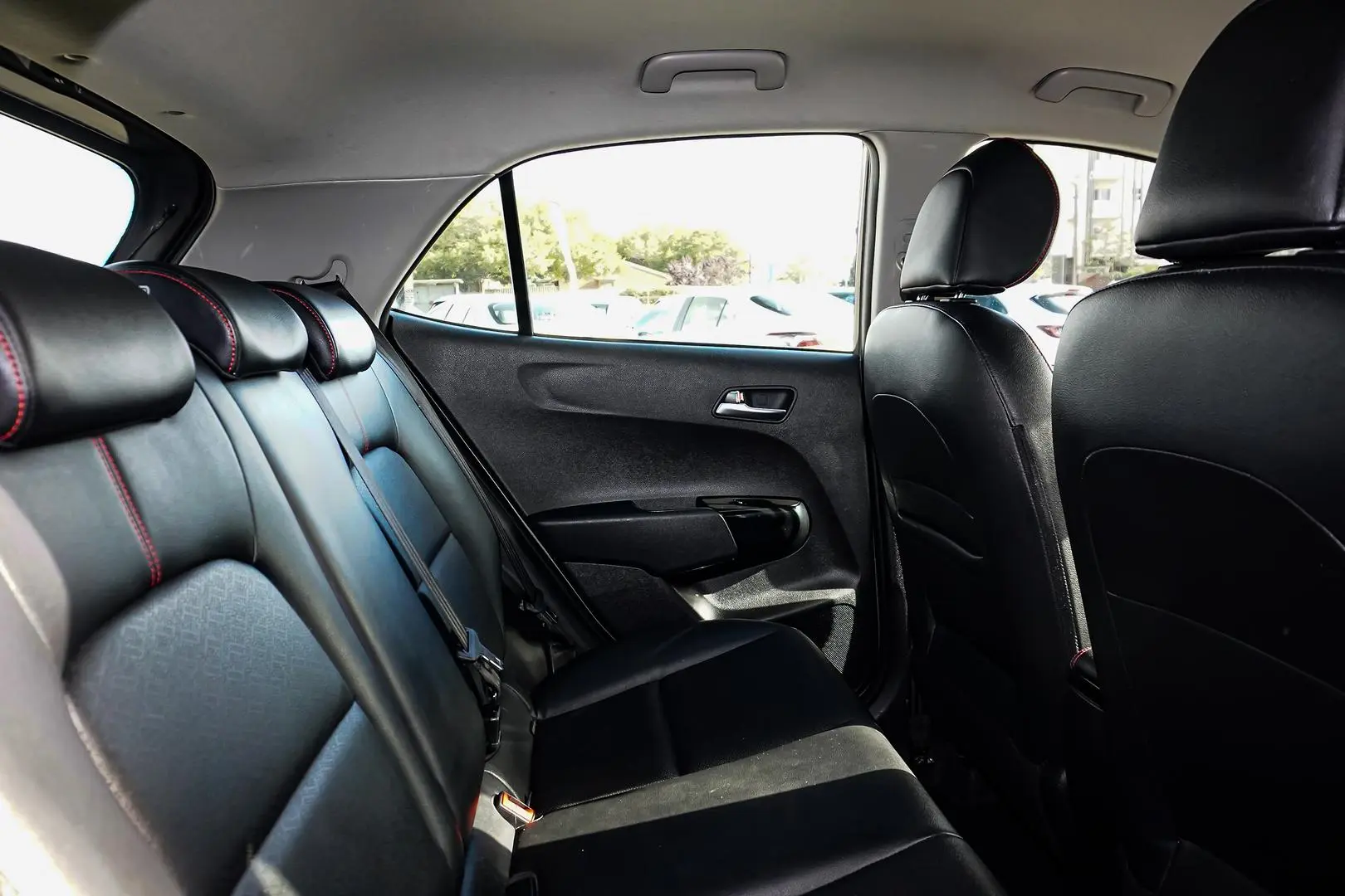 2019 Kia Picanto Gallery Image 8