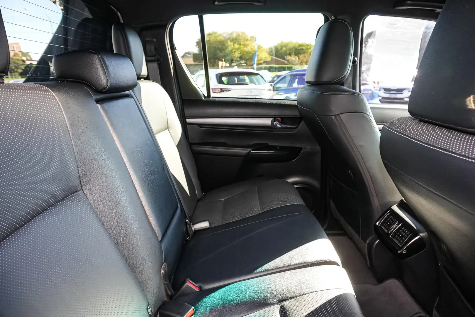 2022 Toyota Hilux Gallery Image 9