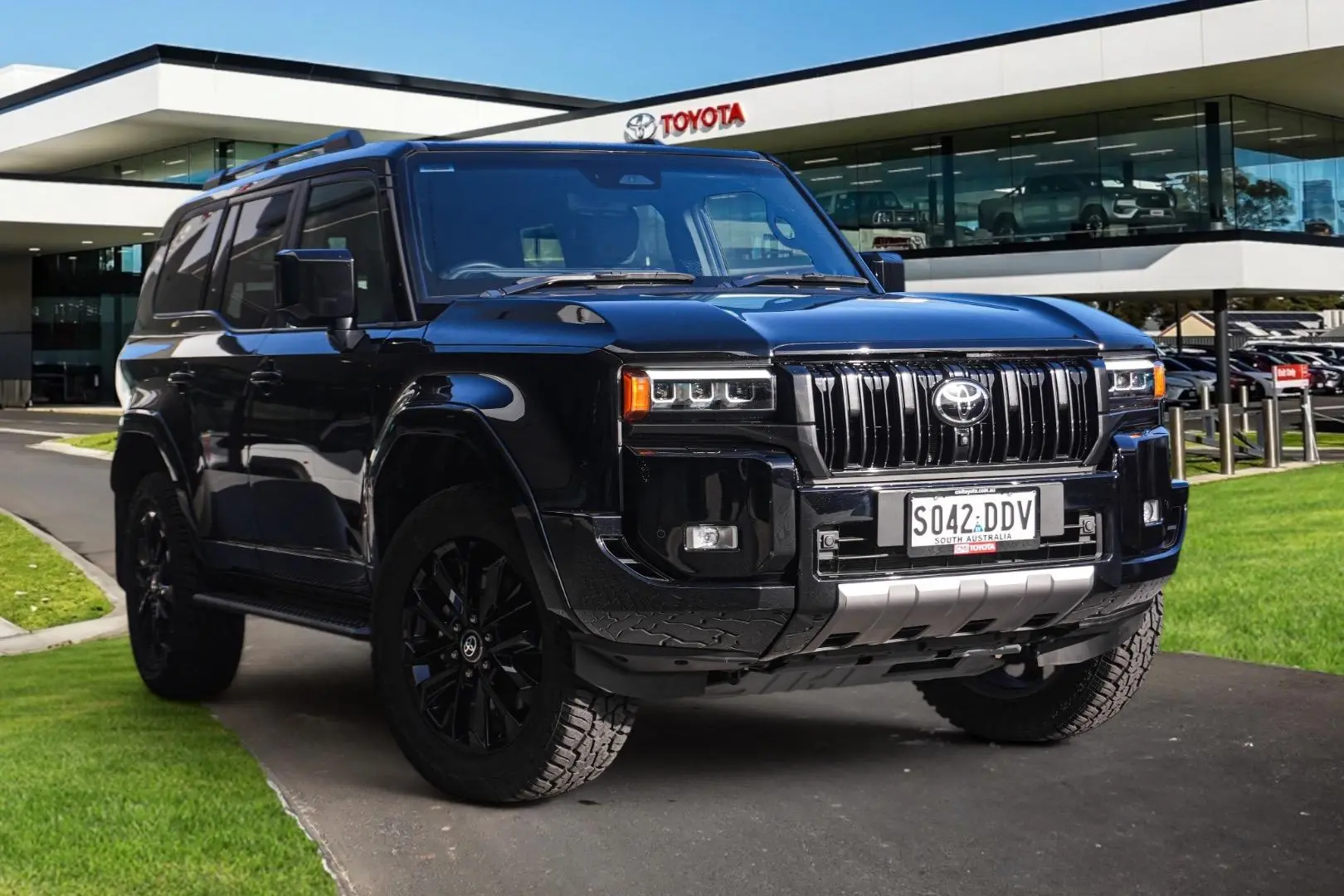 2024 Toyota Landcruiser Prado Image