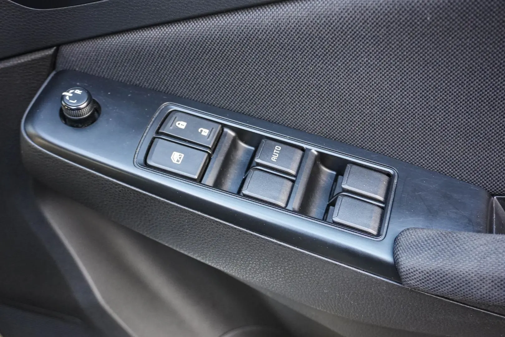 2023 Isuzu MU-X Gallery Image 17