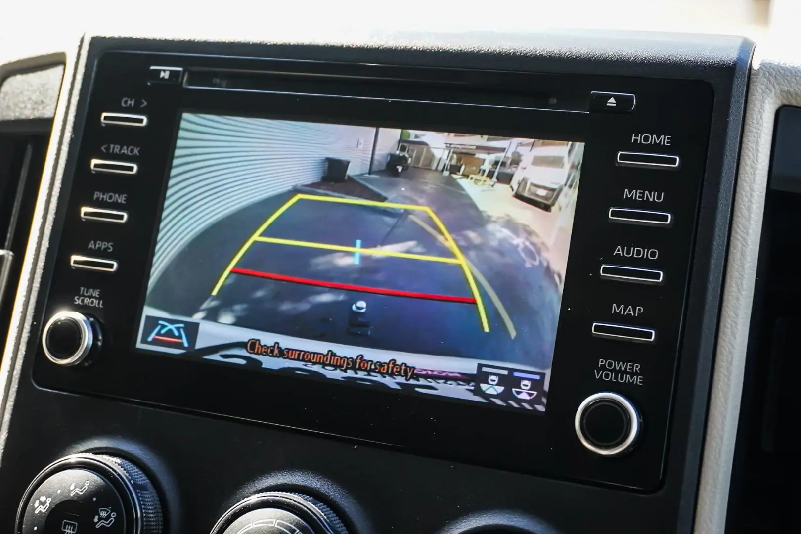 2020 Toyota Hiace Gallery Image 23