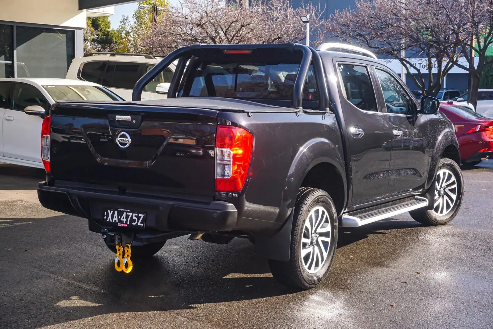 2020 Nissan Navara Gallery Image 3