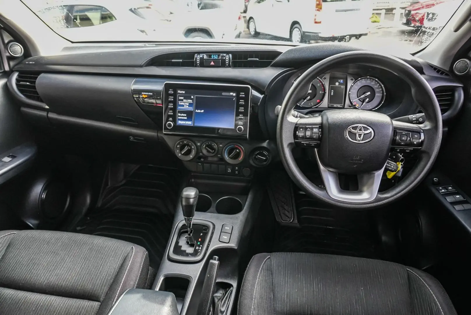 2022 Toyota Hilux Gallery Image 8