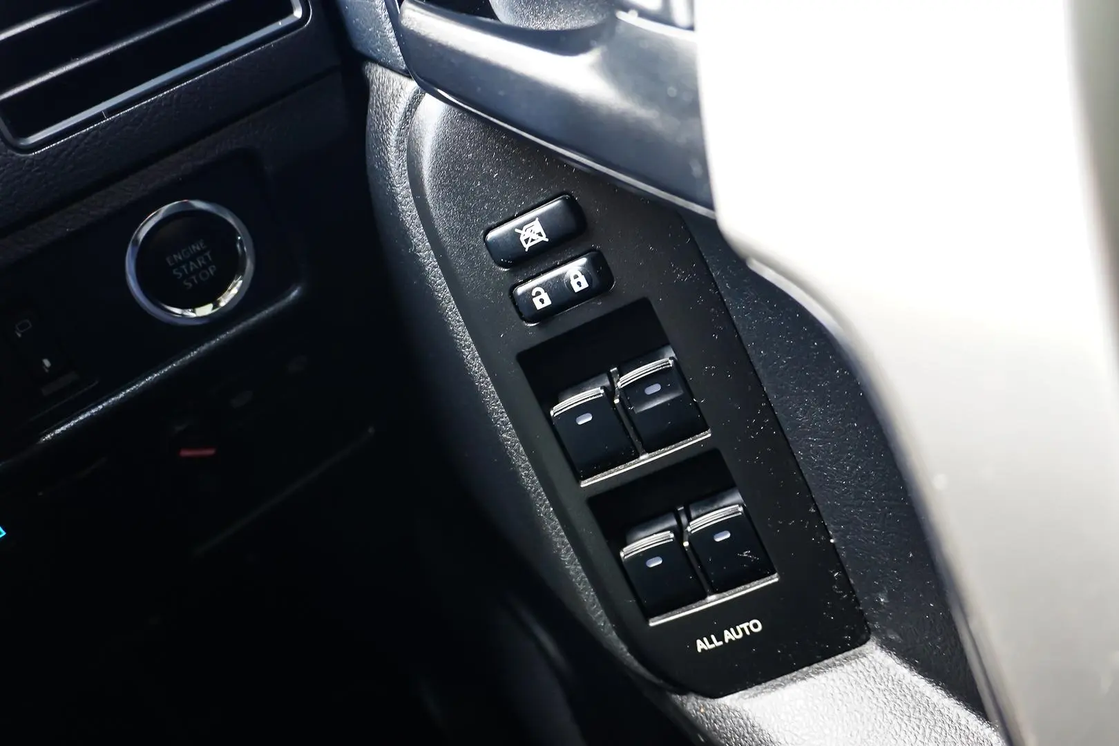 2019 Toyota Landcruiser Prado Gallery Image 29