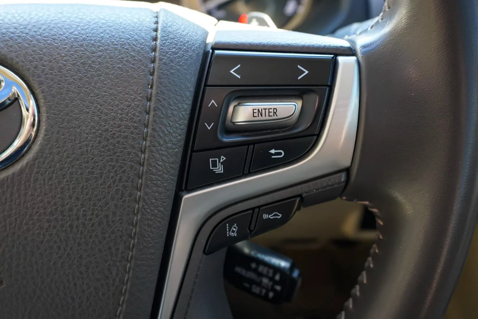 2022 Toyota Landcruiser Prado Gallery Image 21