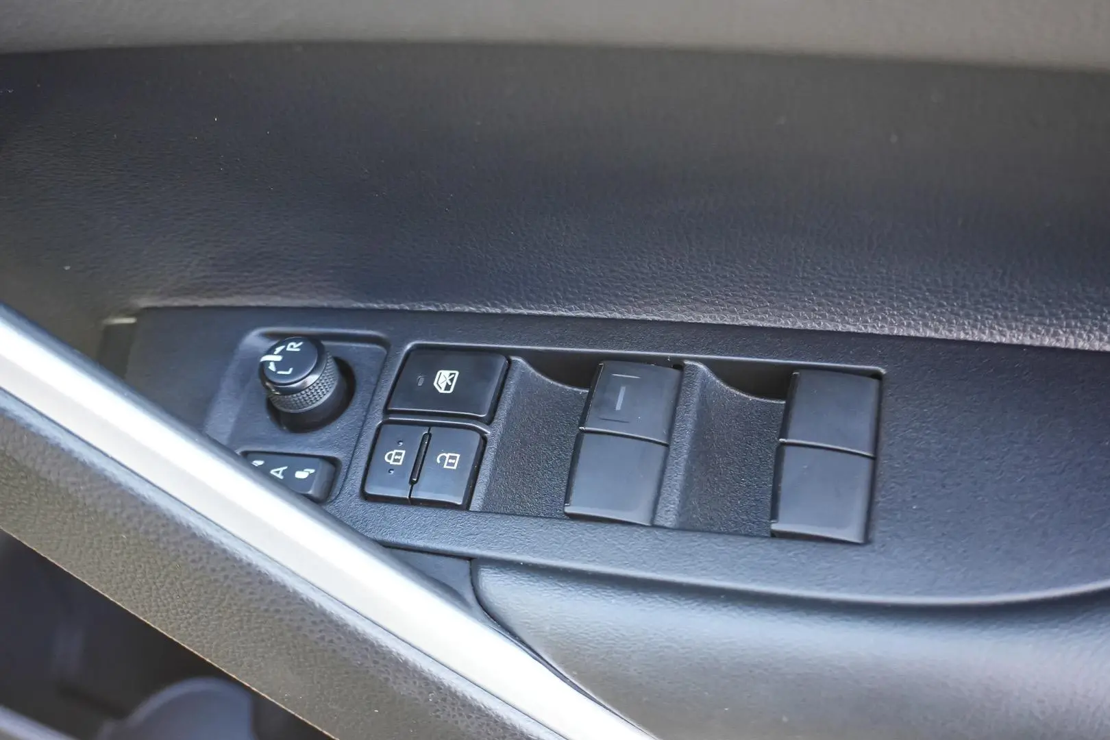 2023 Toyota Corolla Cross Gallery Image 19