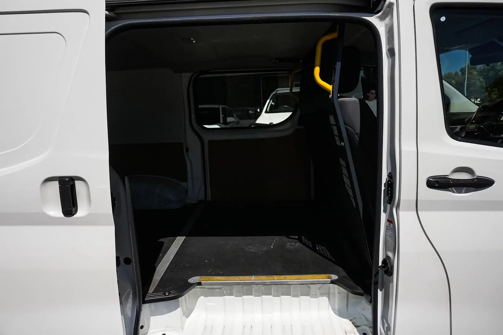 2020 Toyota Hiace Gallery Image 13