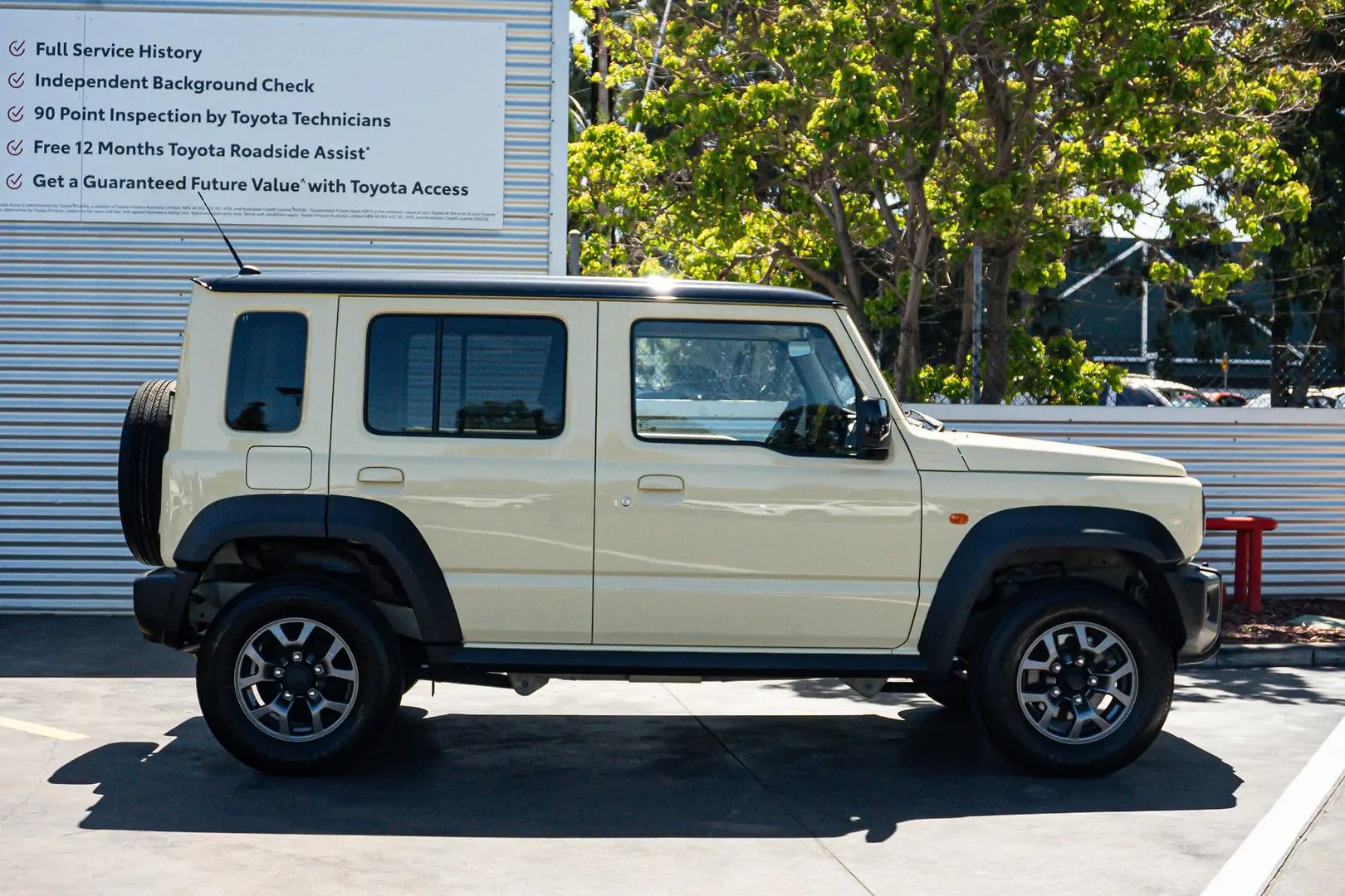 2023 Suzuki Jimny Gallery Image 4