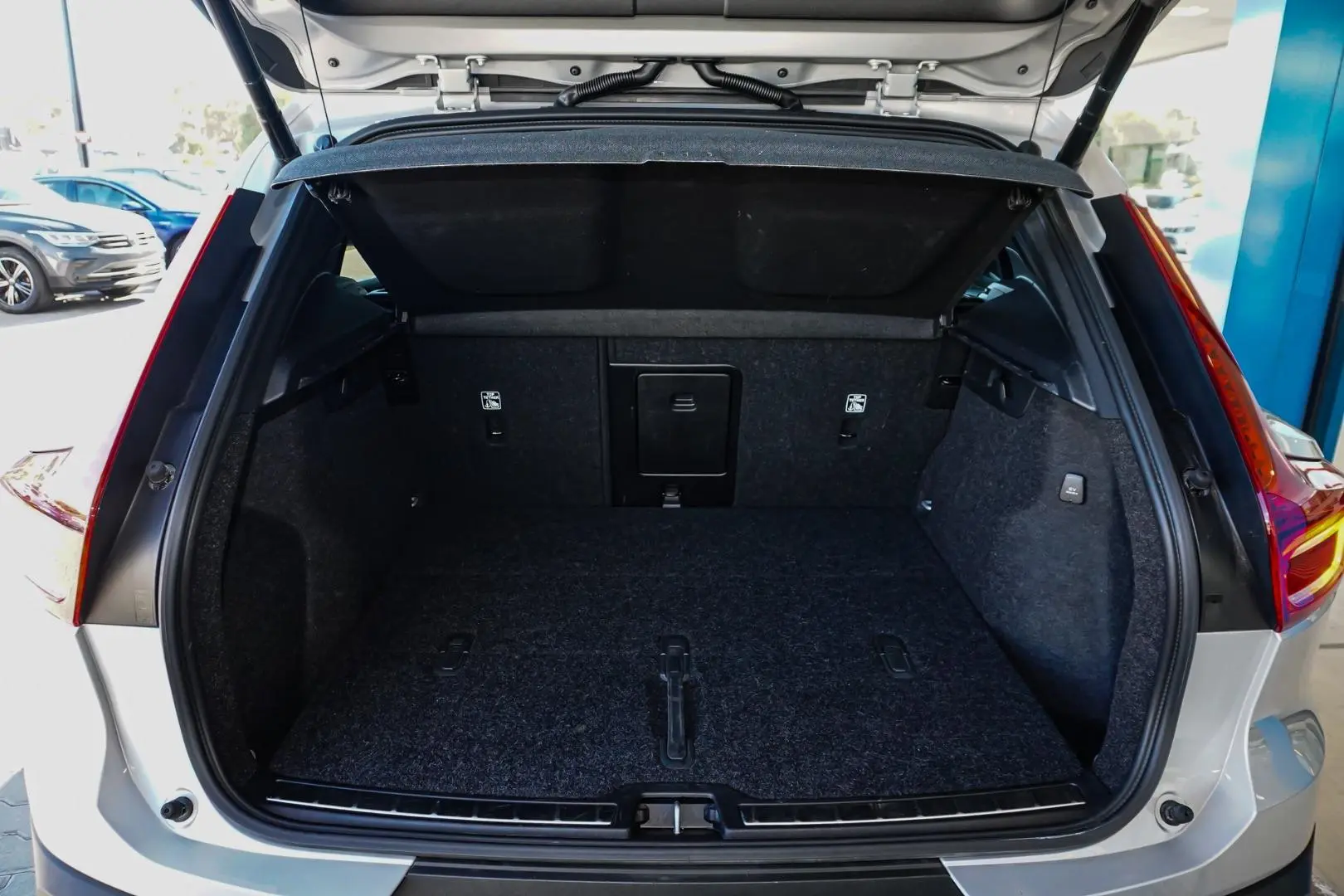 2023 Volvo XC40 Gallery Image 10