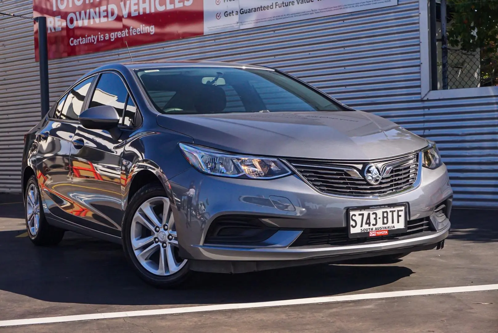 2017 Holden Astra Gallery Image 1