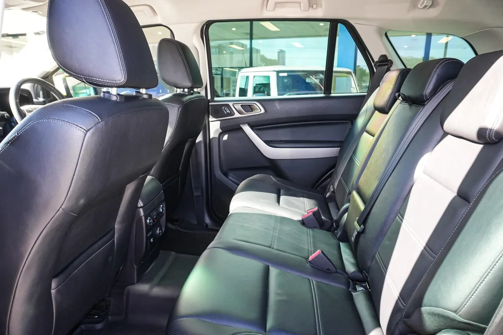 2019 Ford Everest Gallery Image 8
