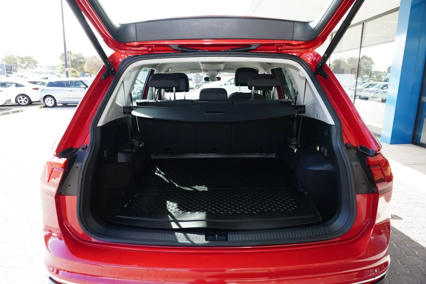 2022 Volkswagen Tiguan Gallery Image 10