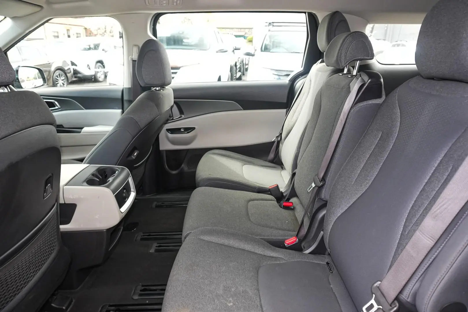 2022 Kia Carnival Gallery Image 8