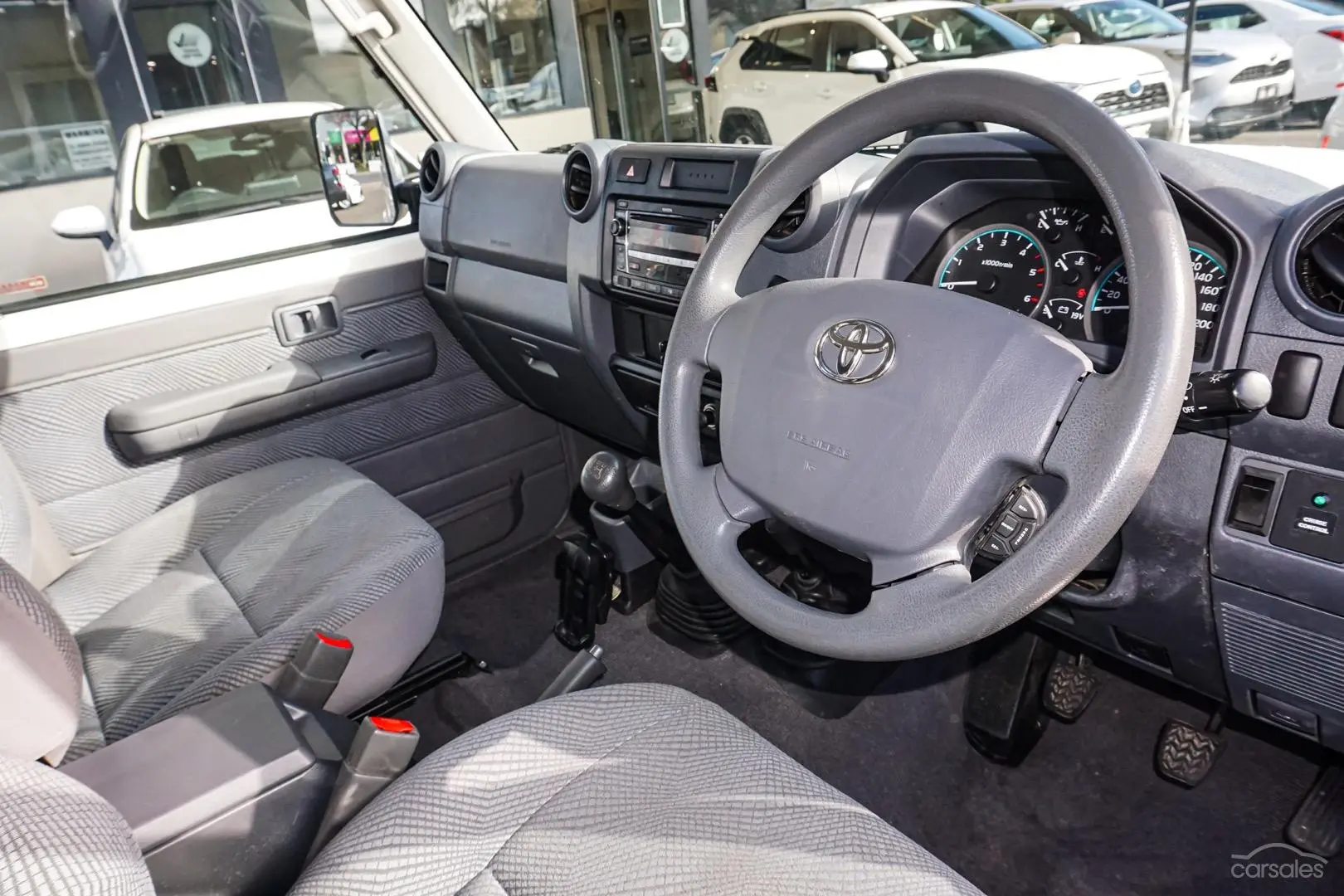 2011 Toyota Landcruiser Image 7