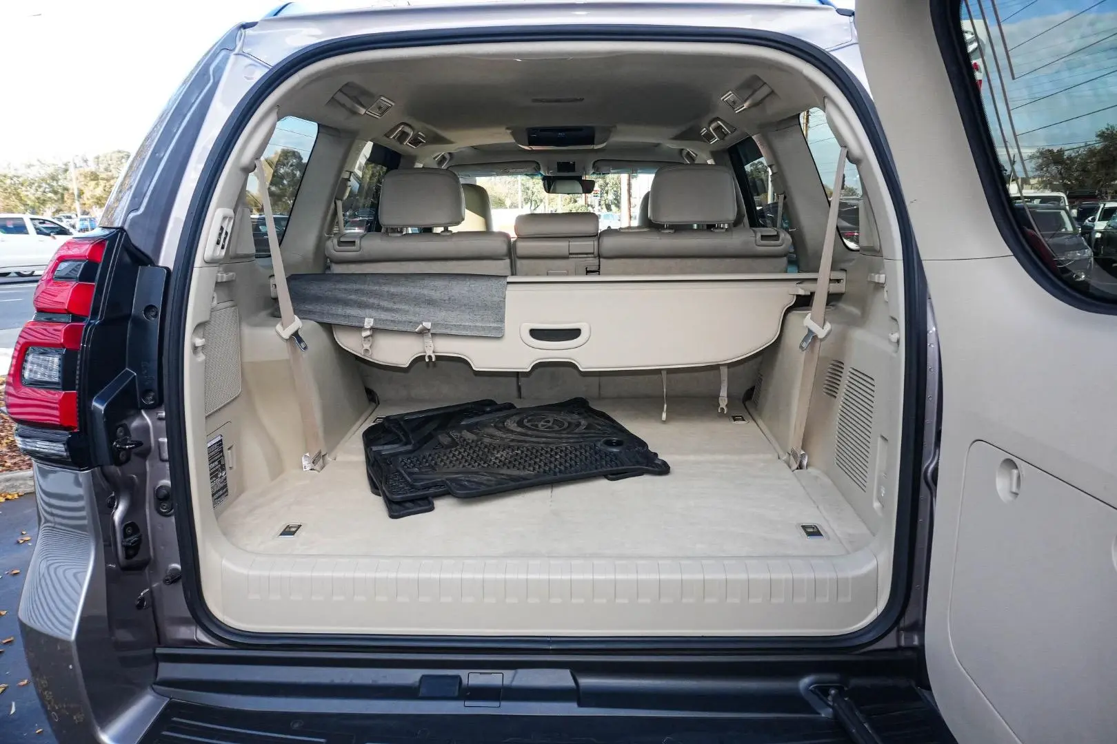 2022 Toyota Landcruiser Prado Gallery Image 11