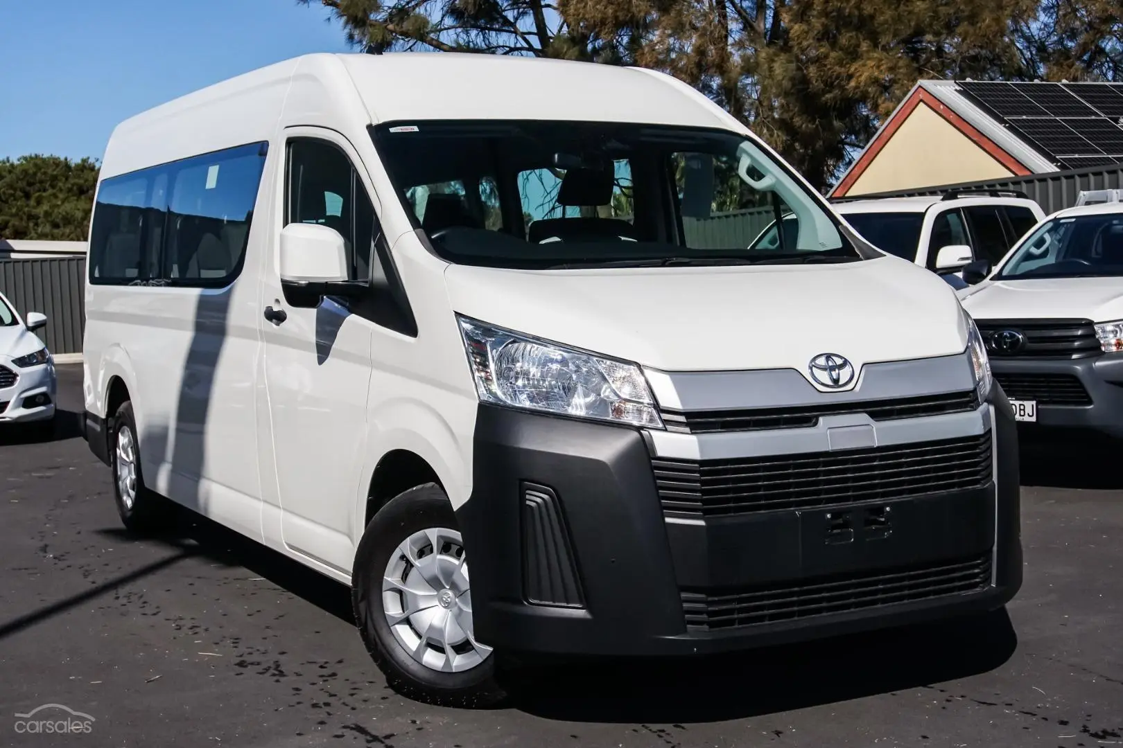 2019 Toyota Hiace Image 1