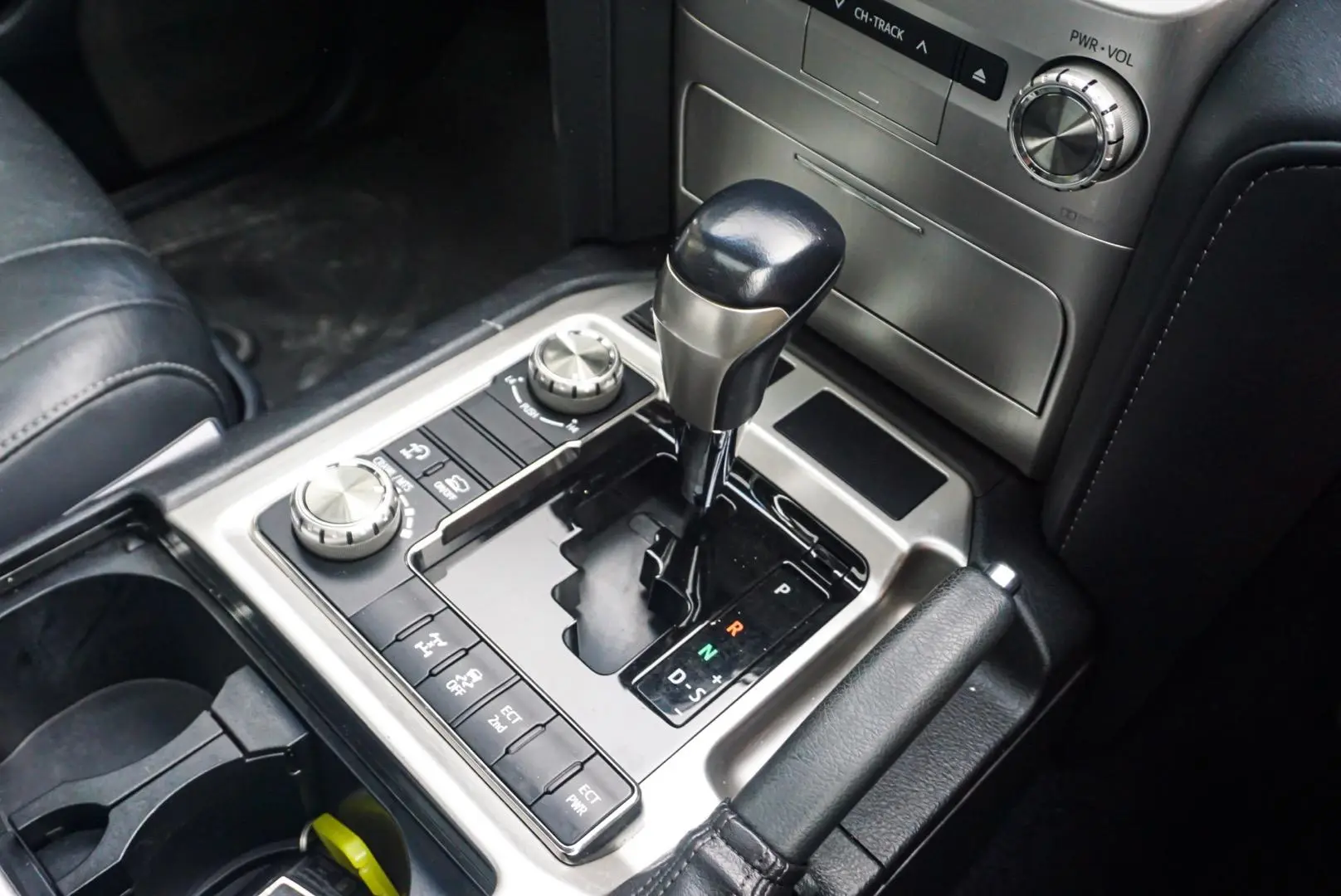 2018 Toyota Landcruiser Gallery Image 17