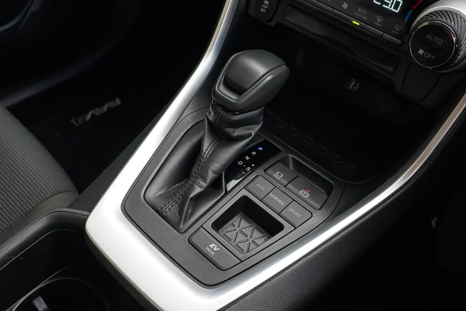 2024 Toyota RAV4 Gallery Image 18