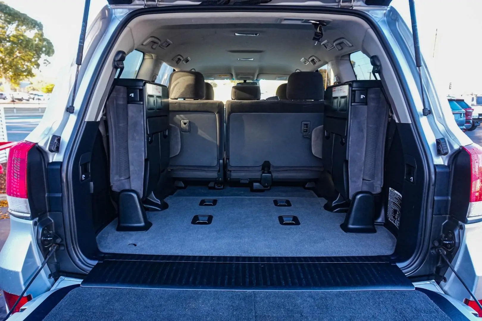 2018 Toyota Landcruiser Gallery Image 11
