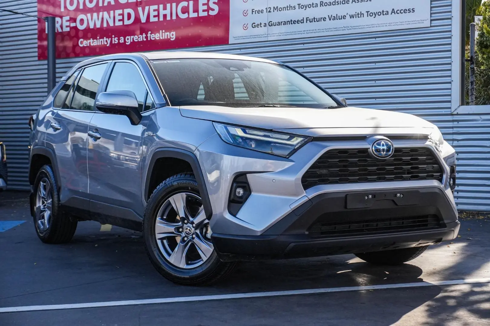 2022 Toyota RAV4 Gallery Image 2