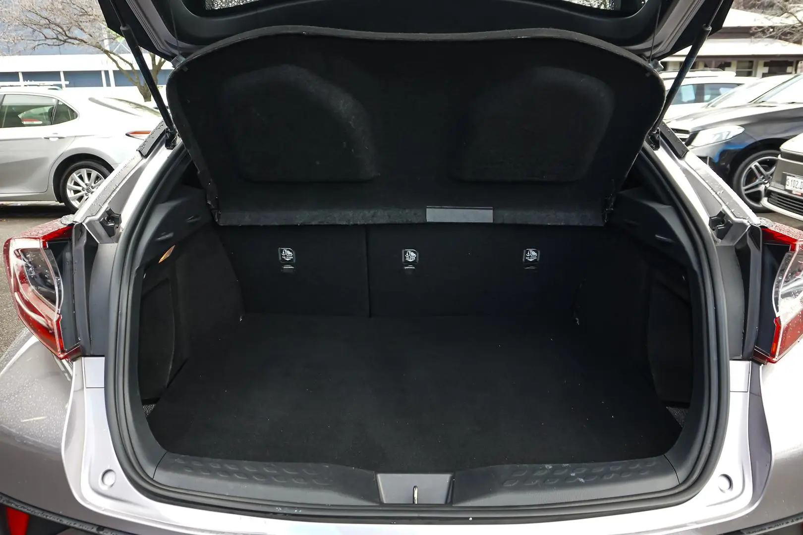2018 Toyota C-HR Gallery Image 9