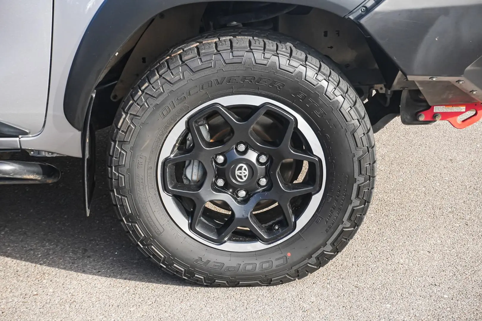 2019 Toyota Hilux Gallery Image 13