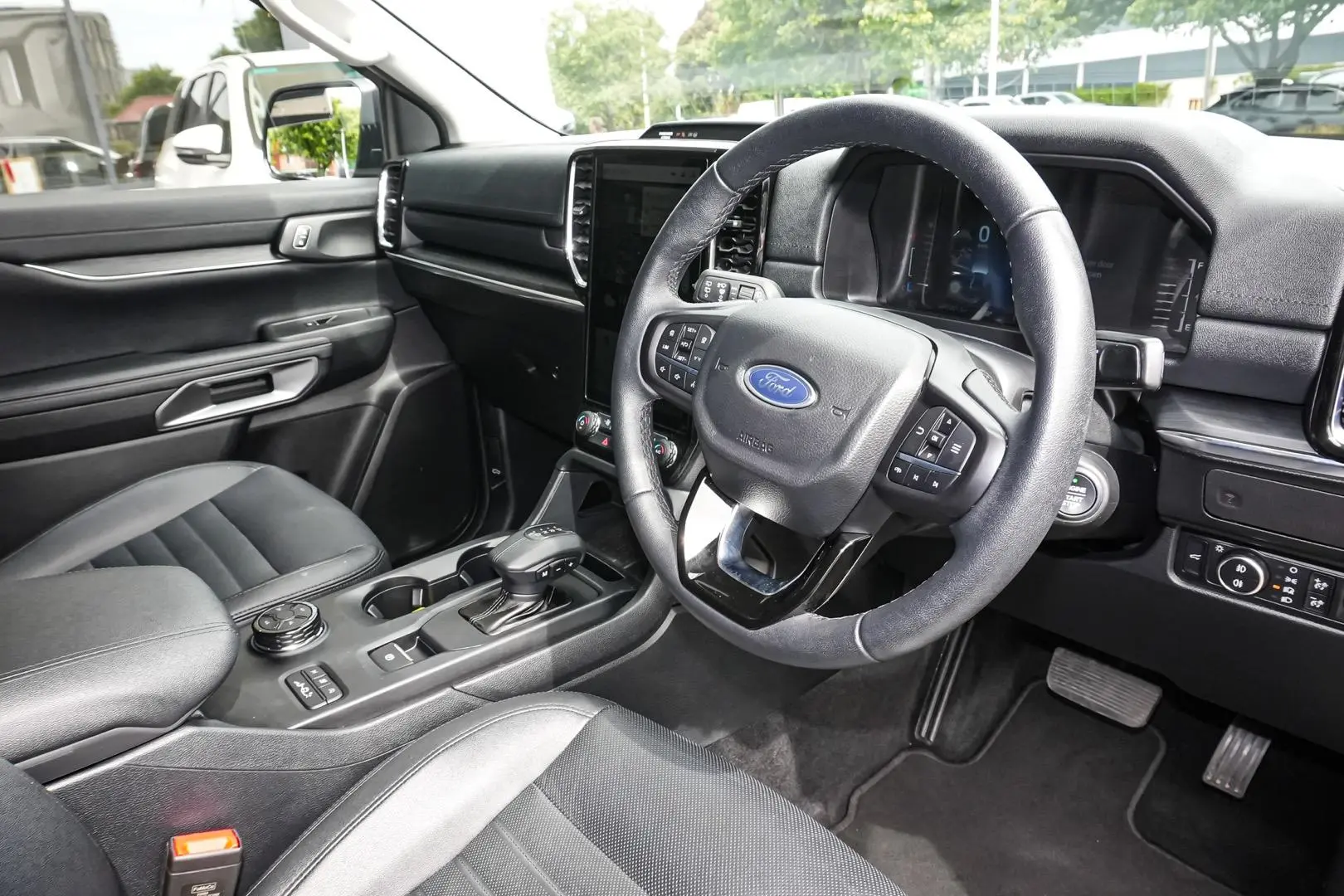 2024 Ford Everest Gallery Image 7