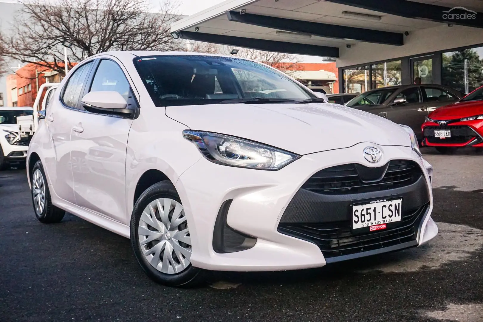 2022 Toyota Yaris Image 2