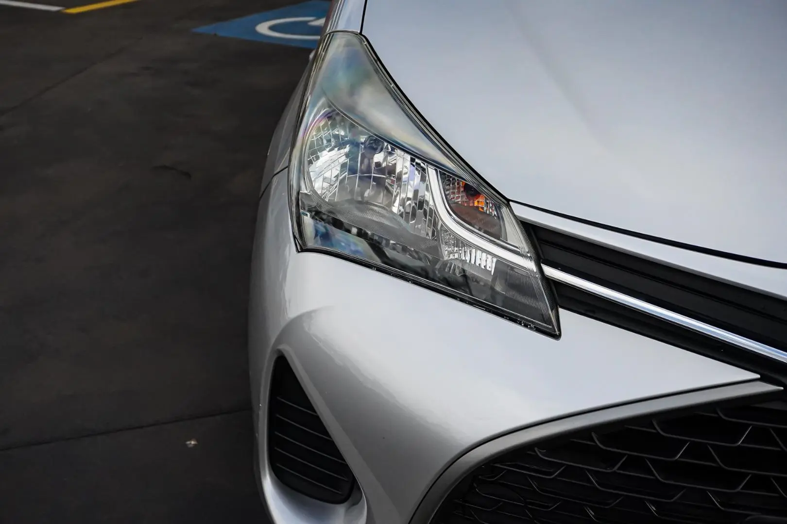 2016 Toyota Yaris Gallery Image 13