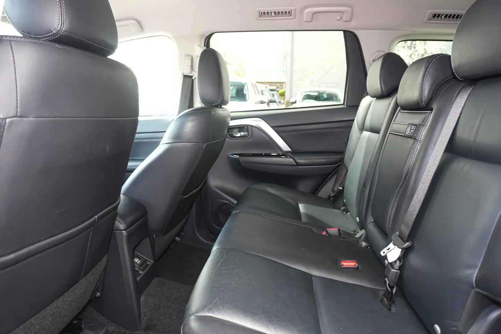 2023 Mitsubishi Pajero Sport Gallery Image 8