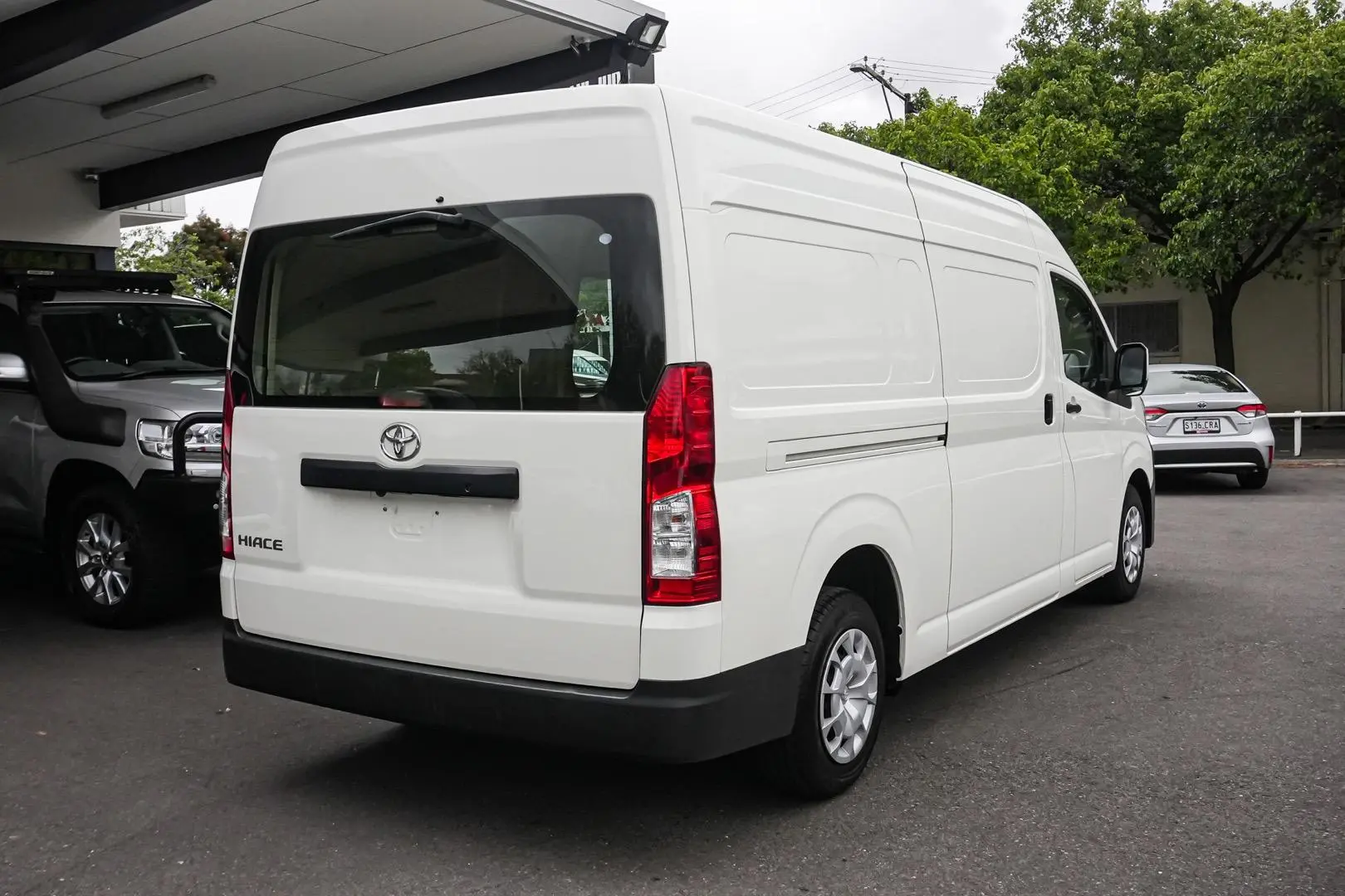2021 Toyota Hiace Gallery Image 3