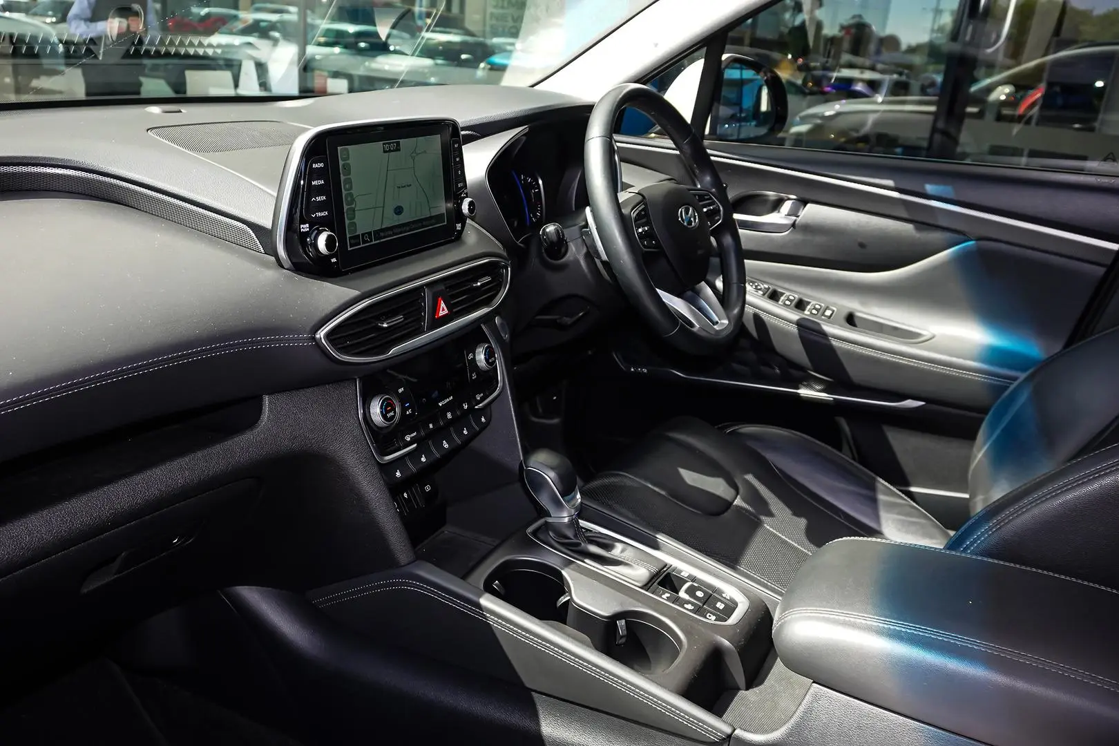 2019 Hyundai Santa Fe Gallery Image 12