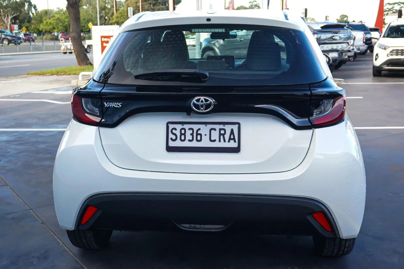 2022 Toyota Yaris Gallery Image 5