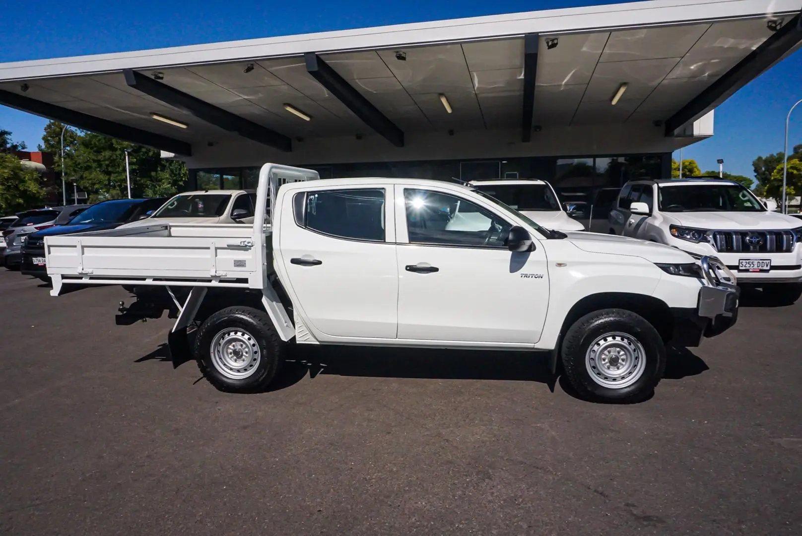 2020 Mitsubishi Triton Gallery Image 4