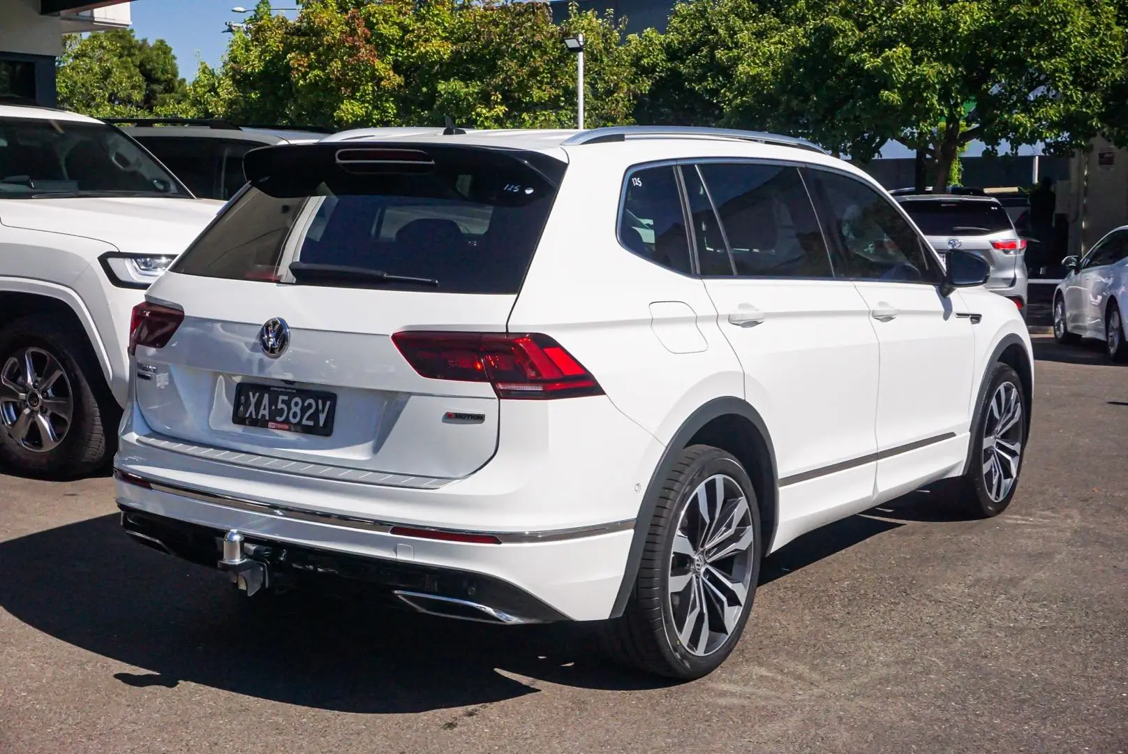 2020 Volkswagen Tiguan Gallery Image 3