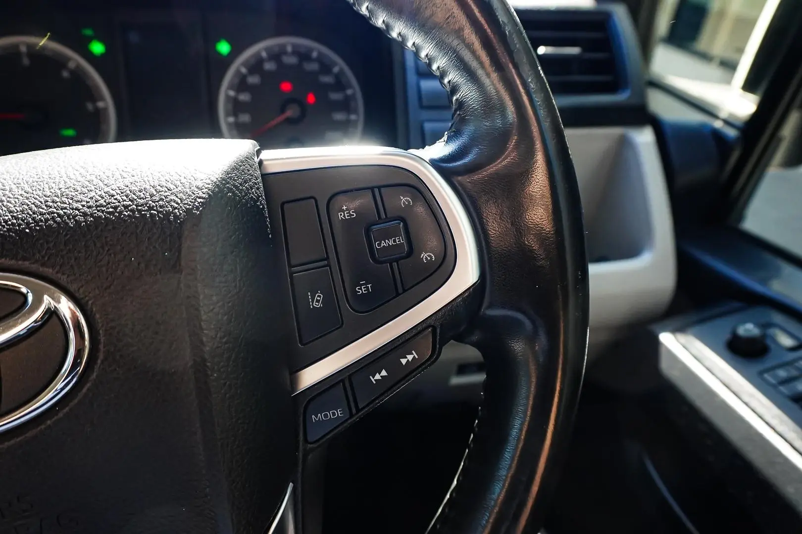 2020 Toyota Hiace Gallery Image 18