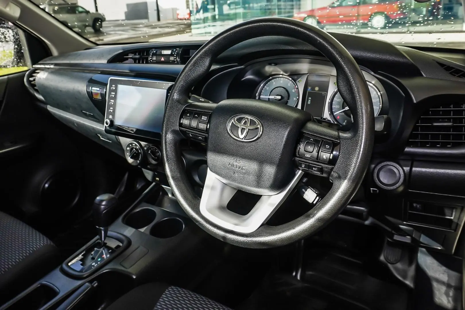 2021 Toyota Hilux Gallery Image 6