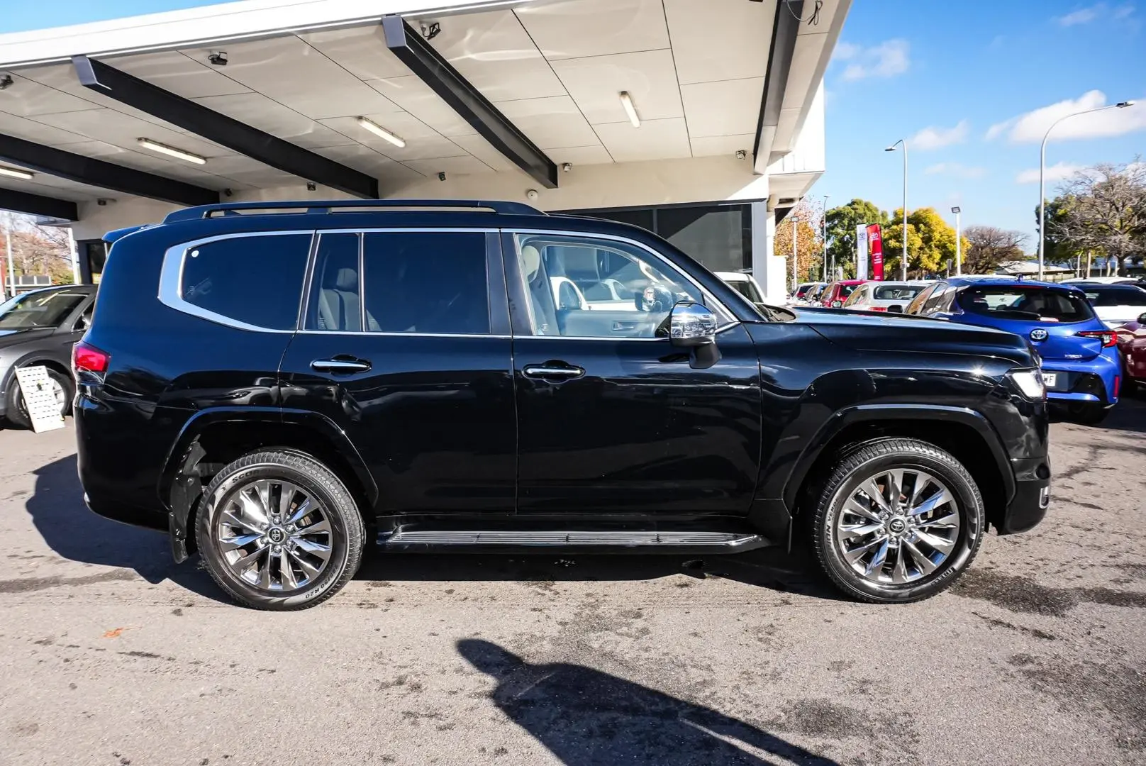 2022 Toyota Landcruiser Gallery Image 4