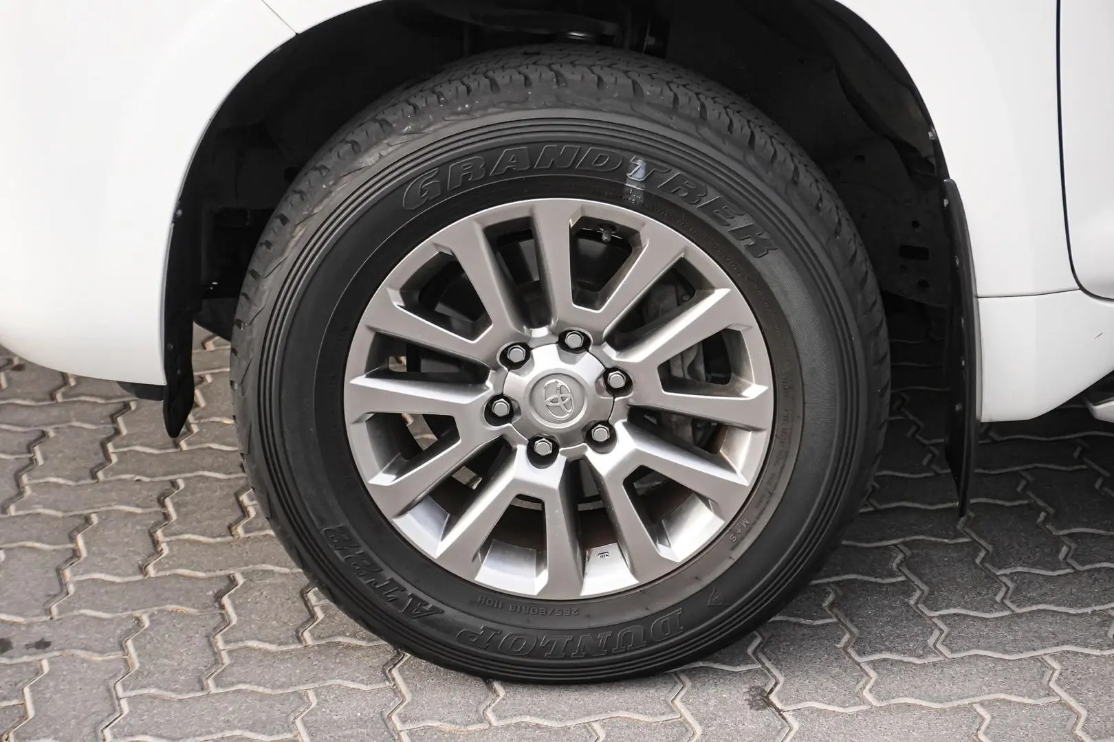 2020 Toyota Landcruiser Prado Gallery Image 14