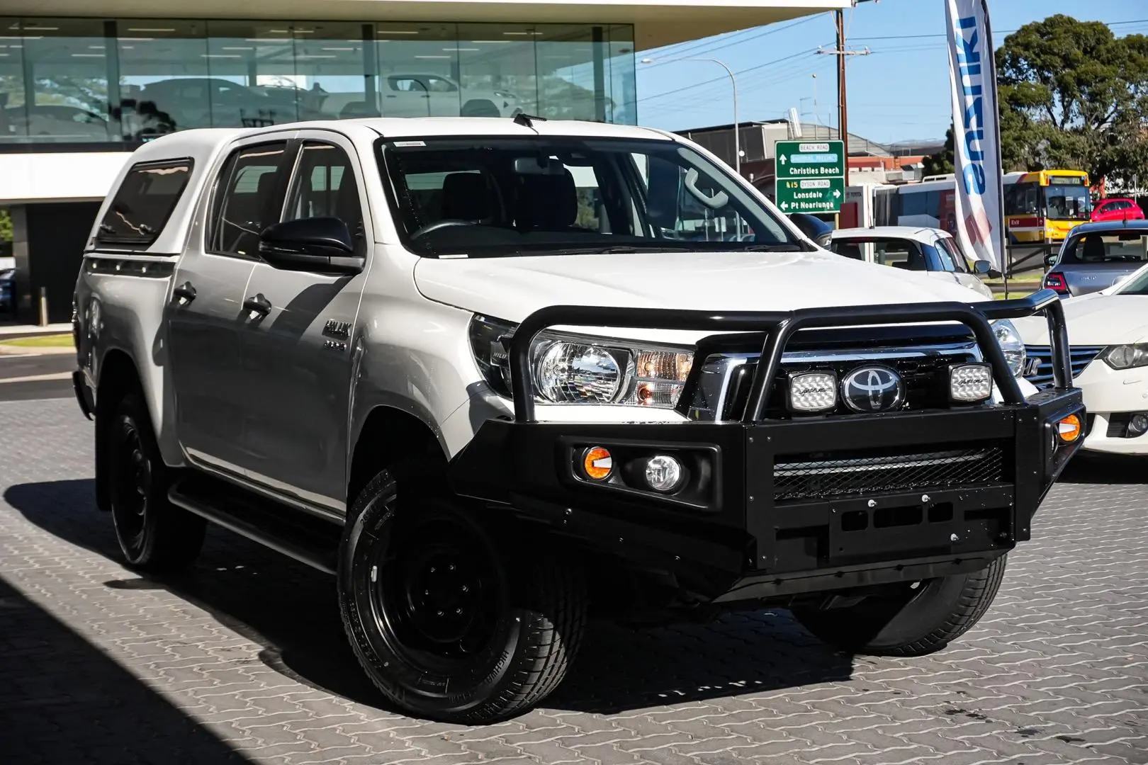 2019 Toyota Hilux Gallery Image 2